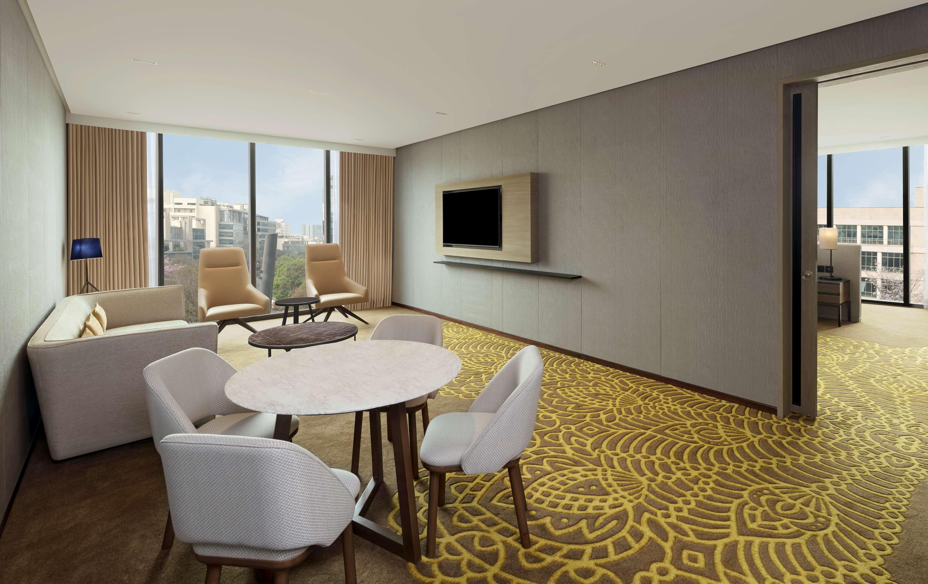 Hilton Garden Inn Bengaluru Embassy Manyata Business Park Bagian luar foto