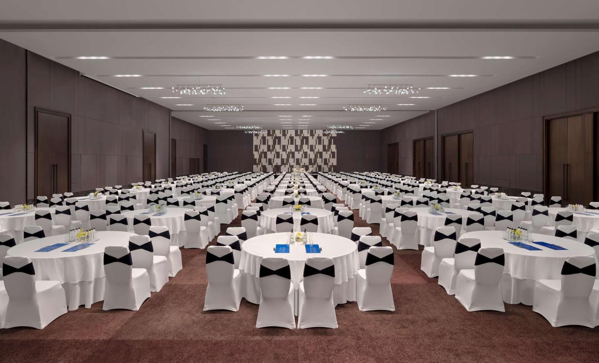 Hilton Garden Inn Bengaluru Embassy Manyata Business Park Bagian luar foto