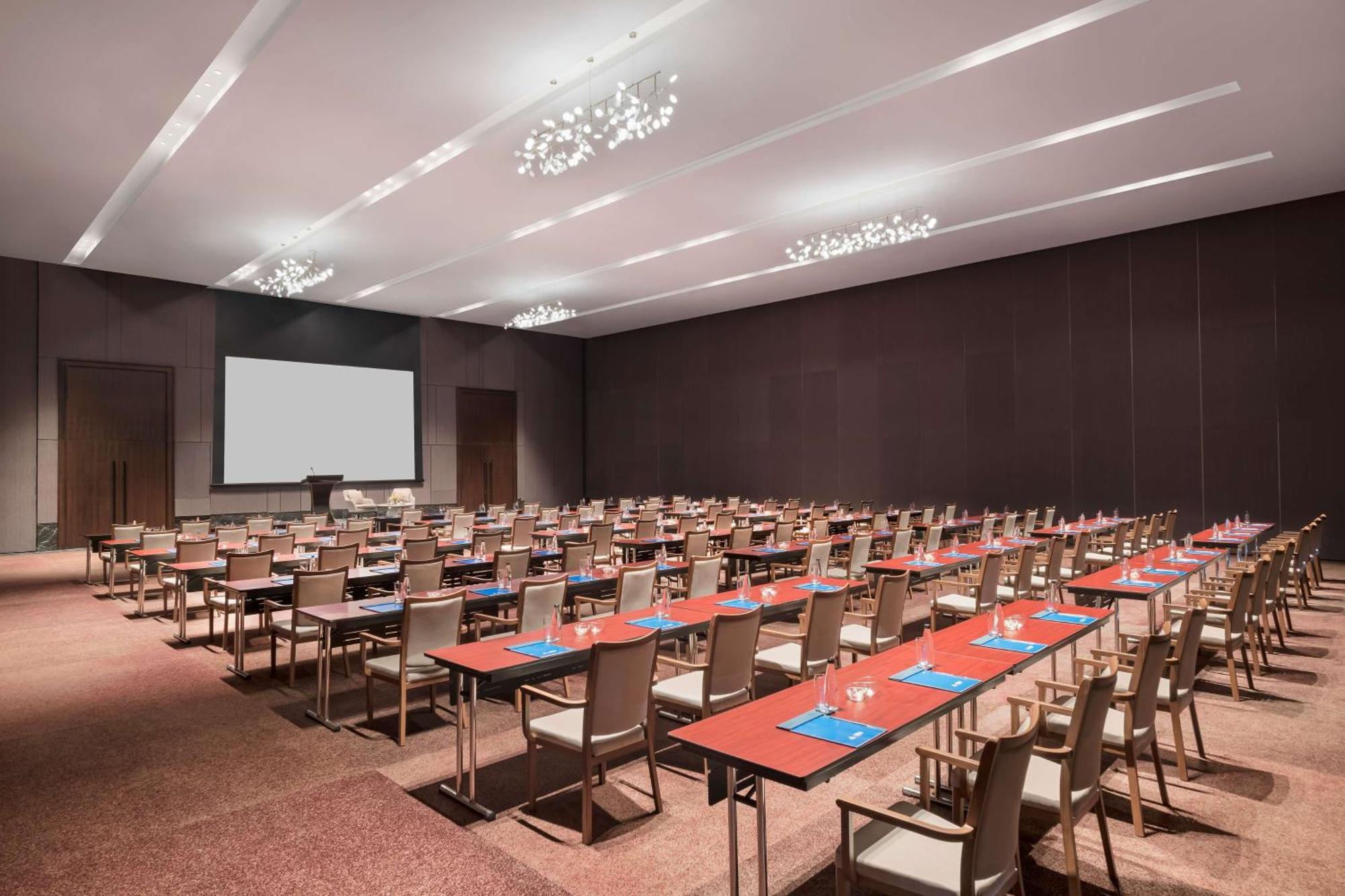 Hilton Garden Inn Bengaluru Embassy Manyata Business Park Bagian luar foto