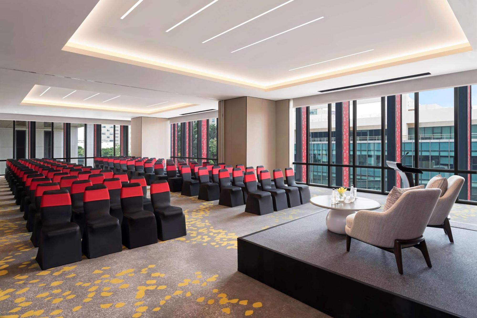 Hilton Garden Inn Bengaluru Embassy Manyata Business Park Bagian luar foto