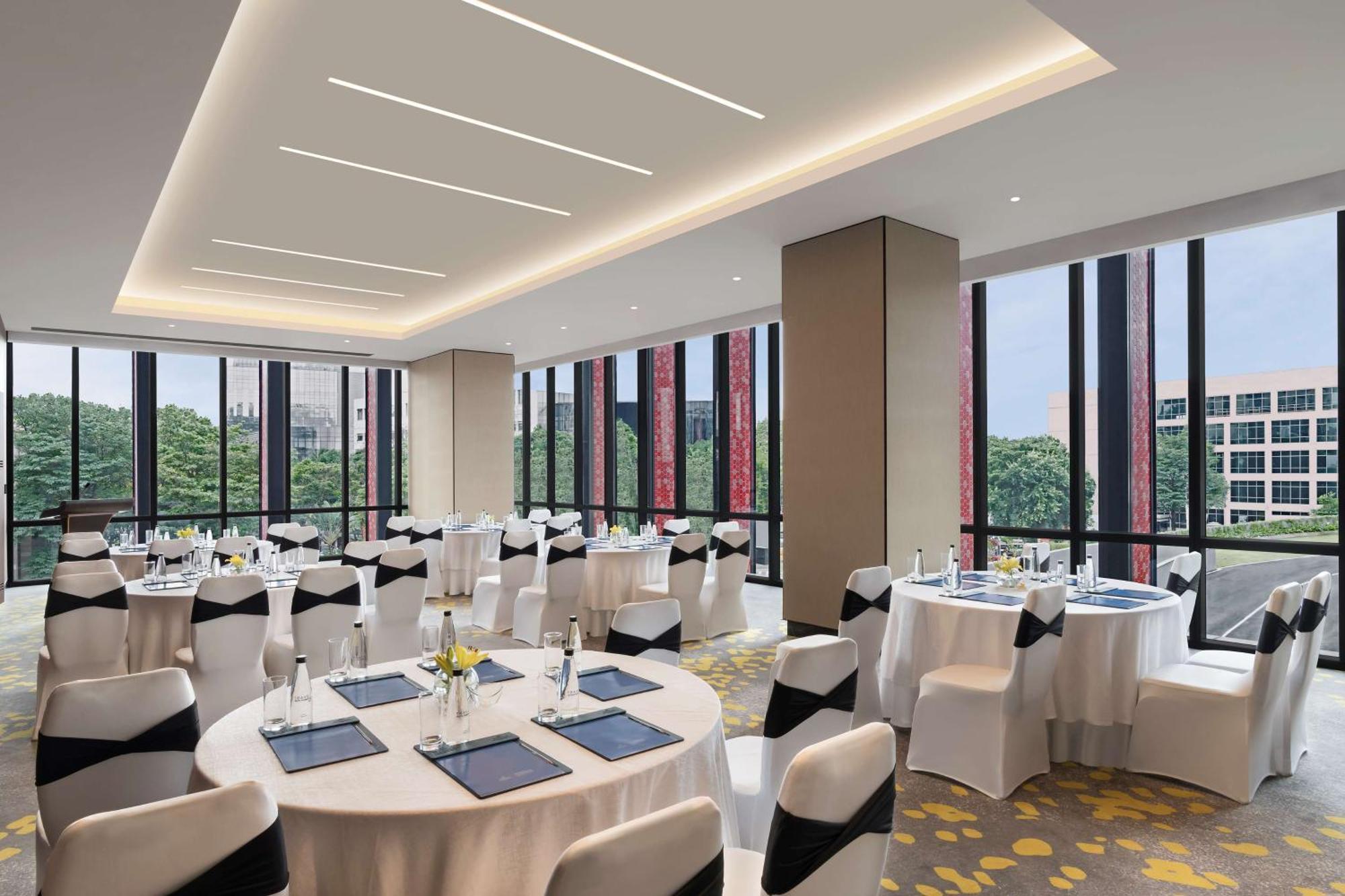 Hilton Garden Inn Bengaluru Embassy Manyata Business Park Bagian luar foto
