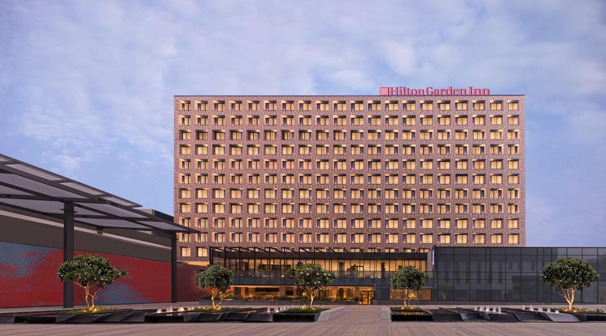 Hilton Garden Inn Bengaluru Embassy Manyata Business Park Bagian luar foto